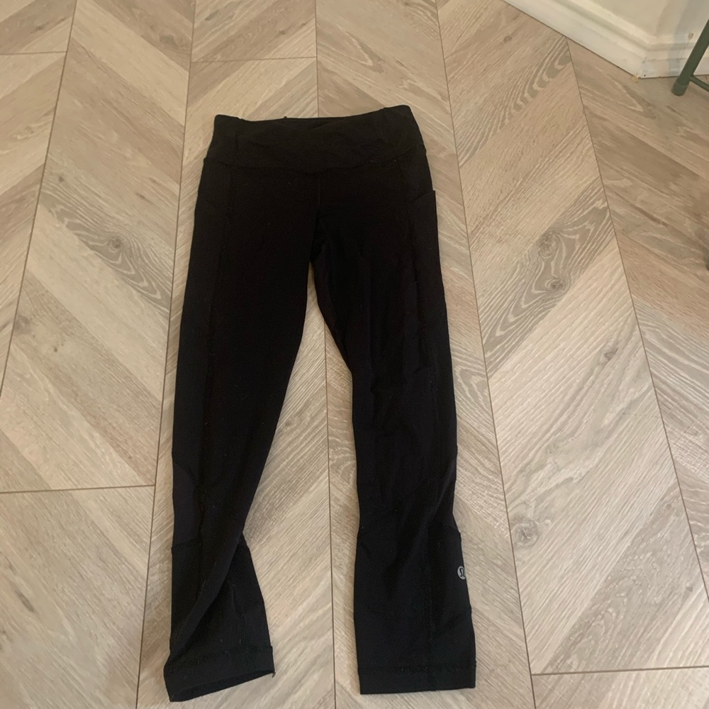 Lululemon 2 Black Legging Crop